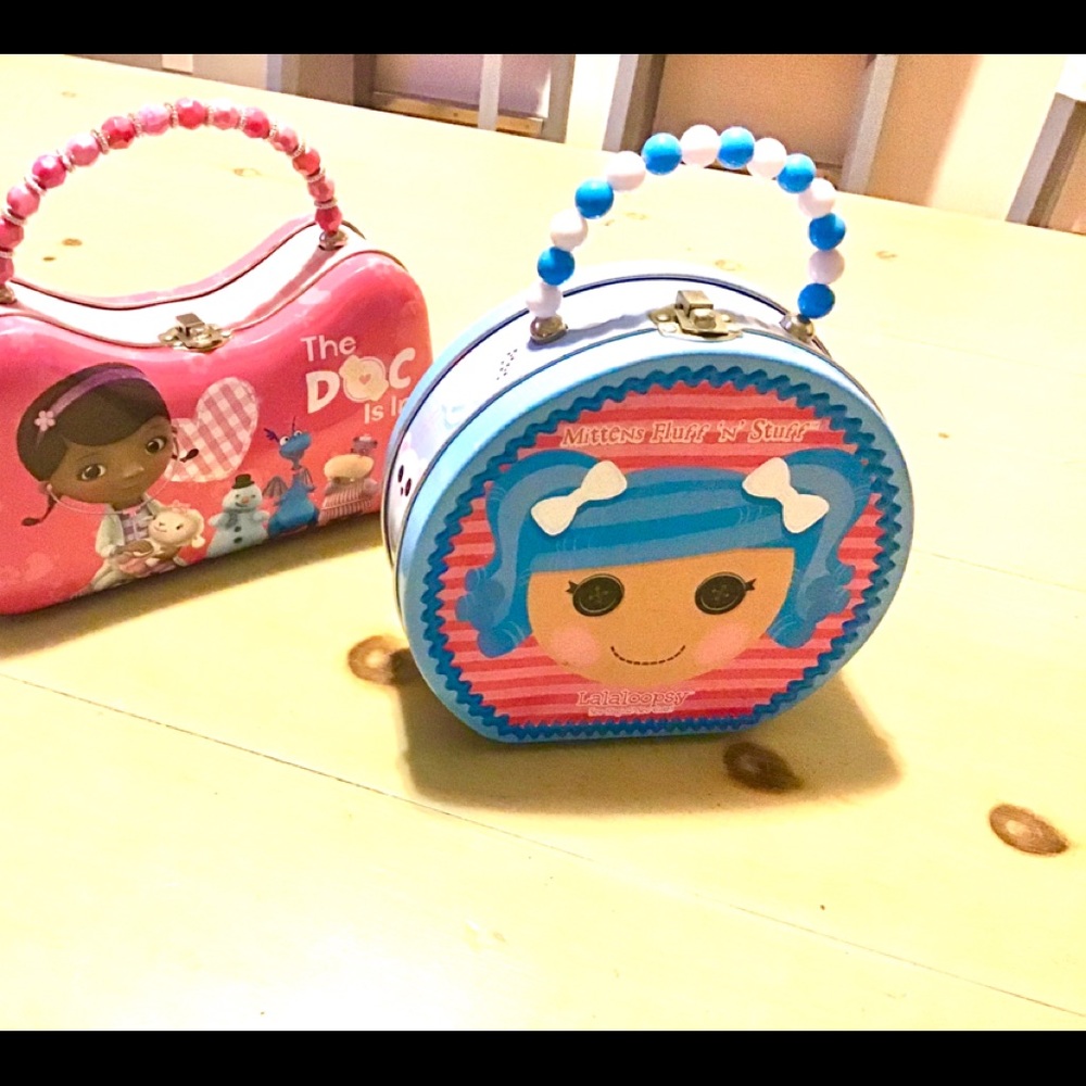 Lunchbox style storage boxes
